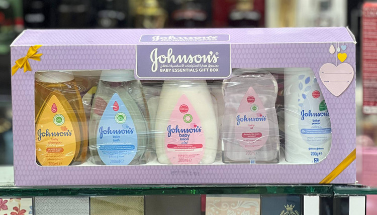 ست هدیه نوزاد جانسون مدل Baby Essentials Gift Box پنج تکه | شامپو، شامپو بدن، لوسیون، روغن و پودر بچه Johnson's